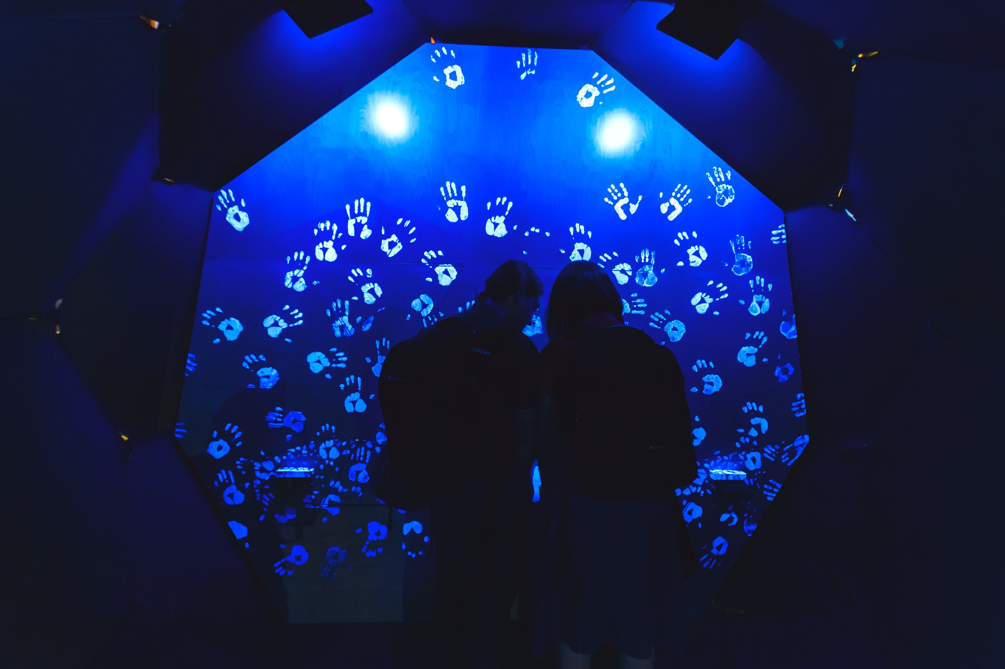 Hand in hand-1